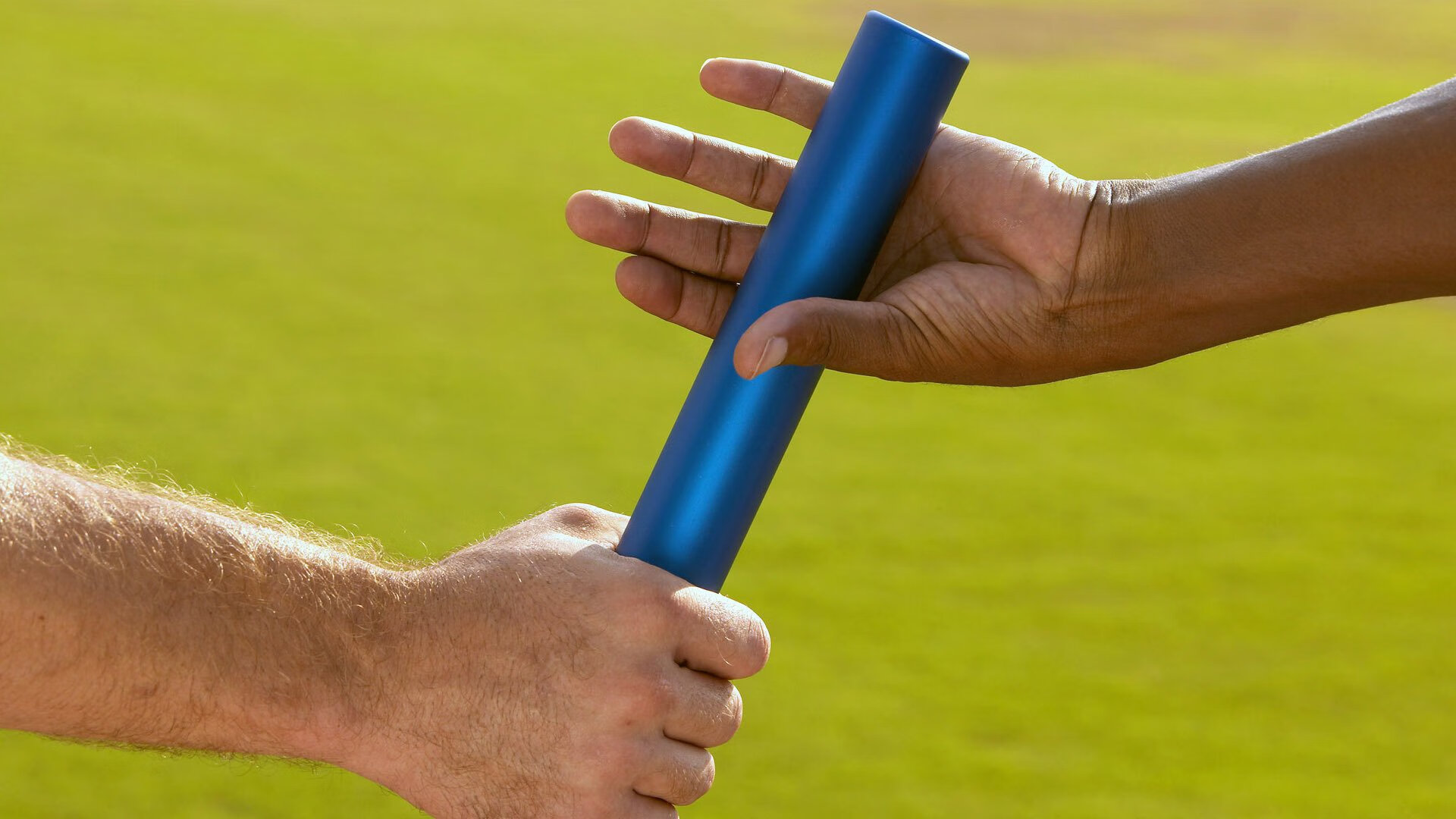 爱游戏体育-欧预赛的战况日趋激烈：各队实力逐渐暴露，欧预赛2022