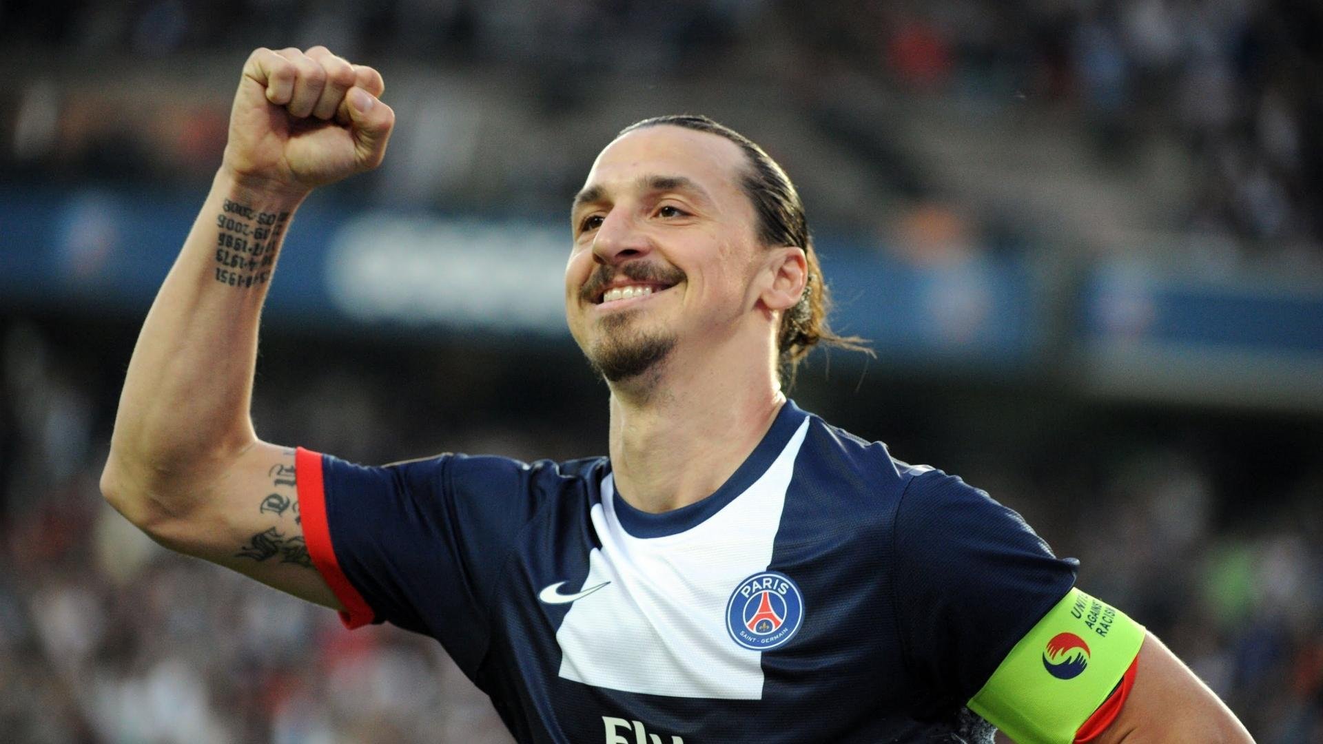 库里:连续52场比赛投中至少三分,创造历史!,库里57分+11记三分难阻败局 再现经典