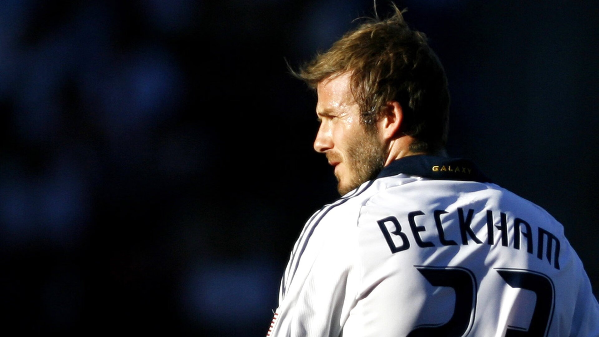 德甲转会同样火热：多支球队大手笔签约中场核心，德甲转会最新动态